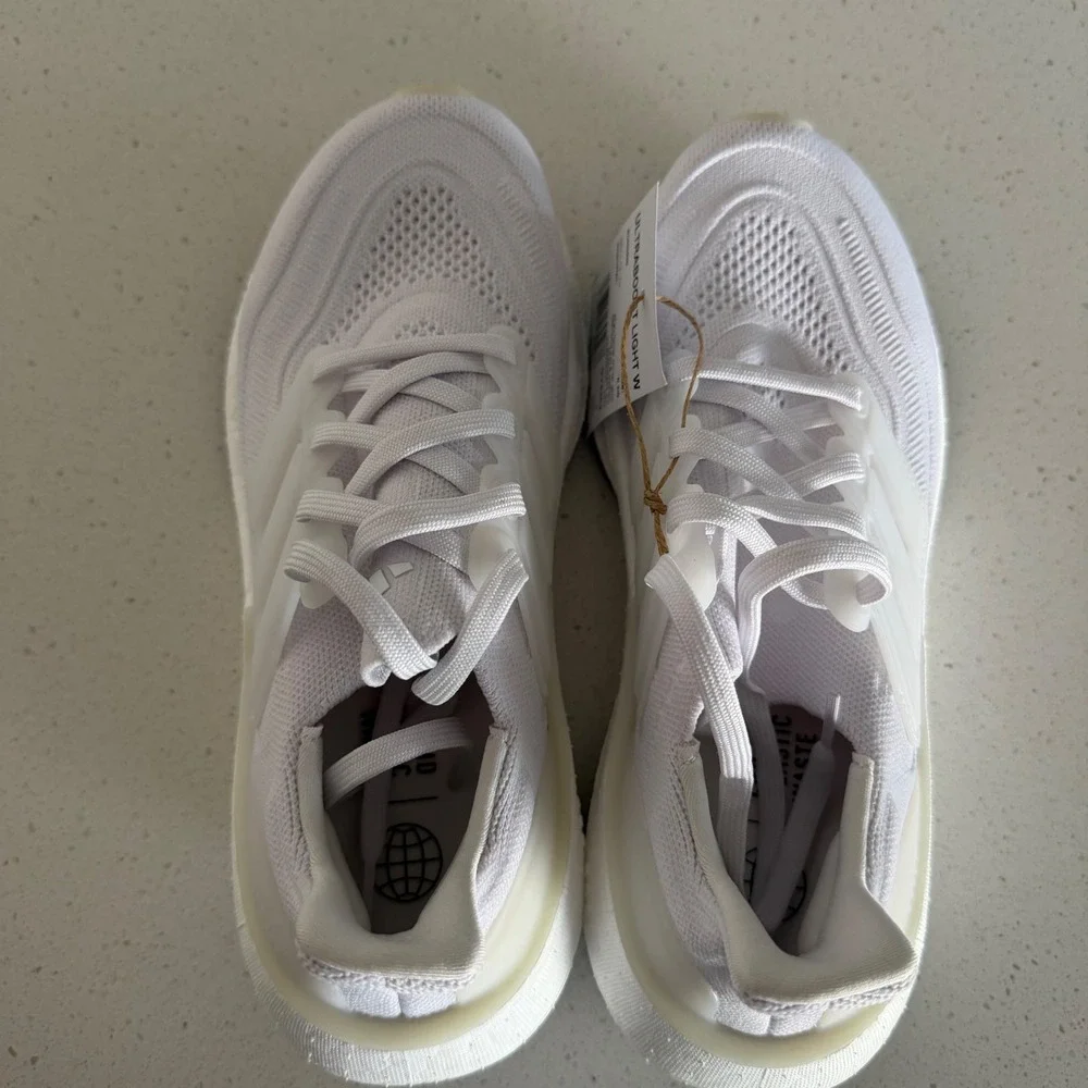 NIB Adidas Ultraboost Light W Women White Running Shoes GY9352 Size 5.5